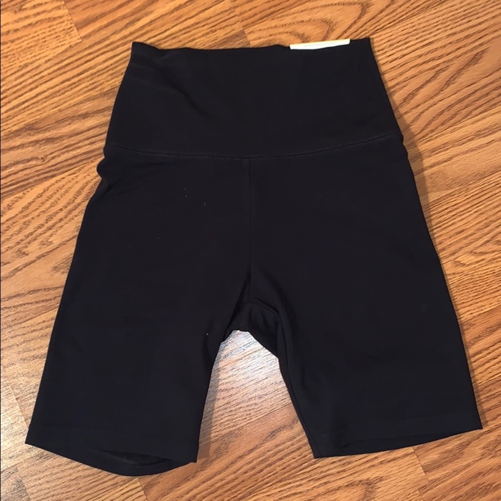 biker shorts 6”